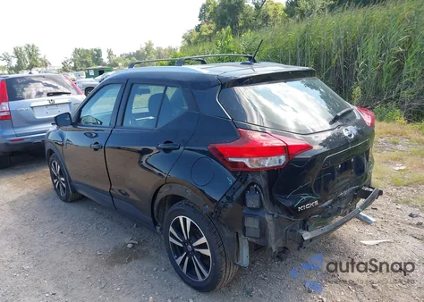 2019 Nissan Kicks Sv z USA, uszkodzony, nr VIN 3N1CP5CU3KL546448